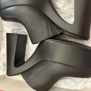 Gianni Bini Sleek Black Heels